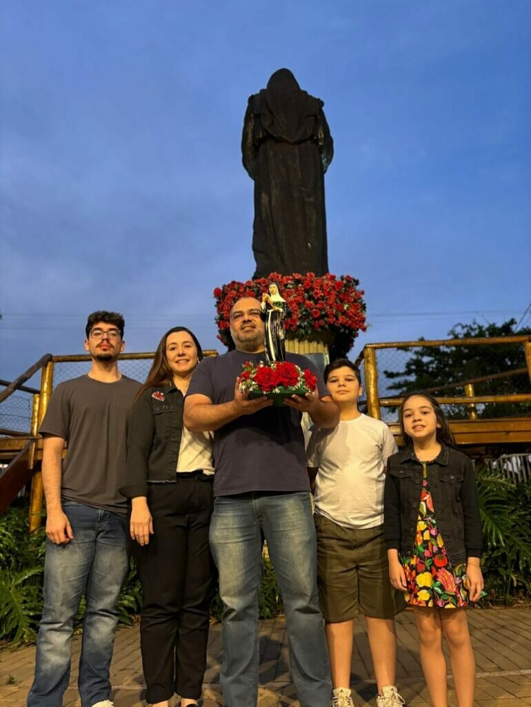 O atributo alt desta imagem está vazio. O nome do arquivo é 08f40d681f00b3b022d7812c86c487af.jpg
