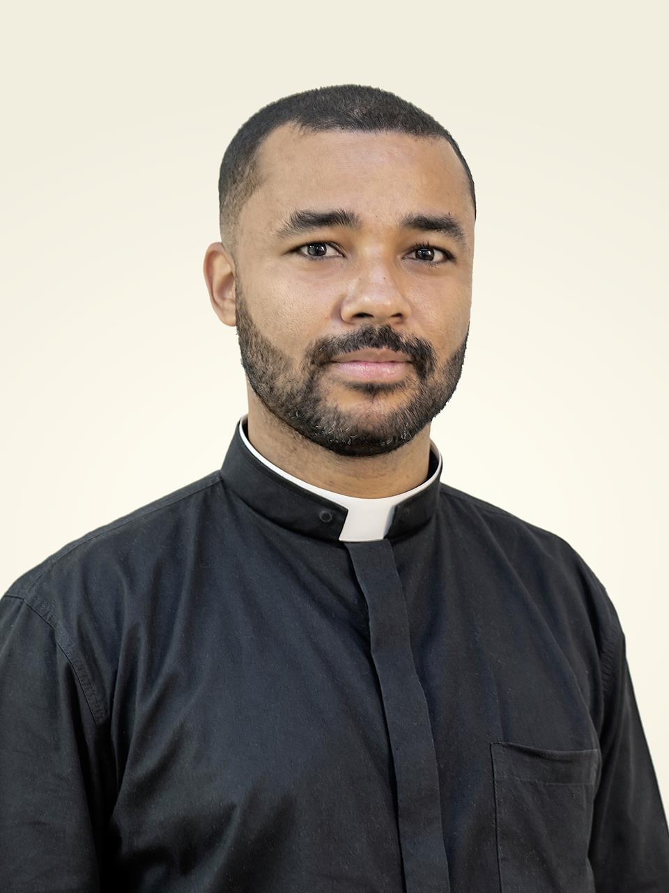 Pe. Juniar Aparecido Padilha