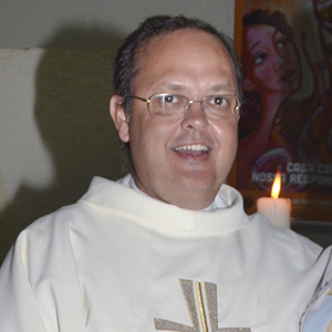 Pe. Paulo Roberto Martins