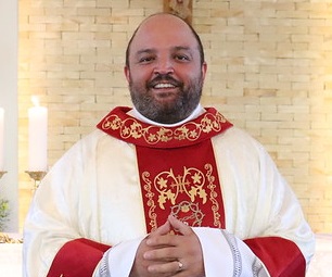 Pe. Sidnei de Jesus Izzo Júnior