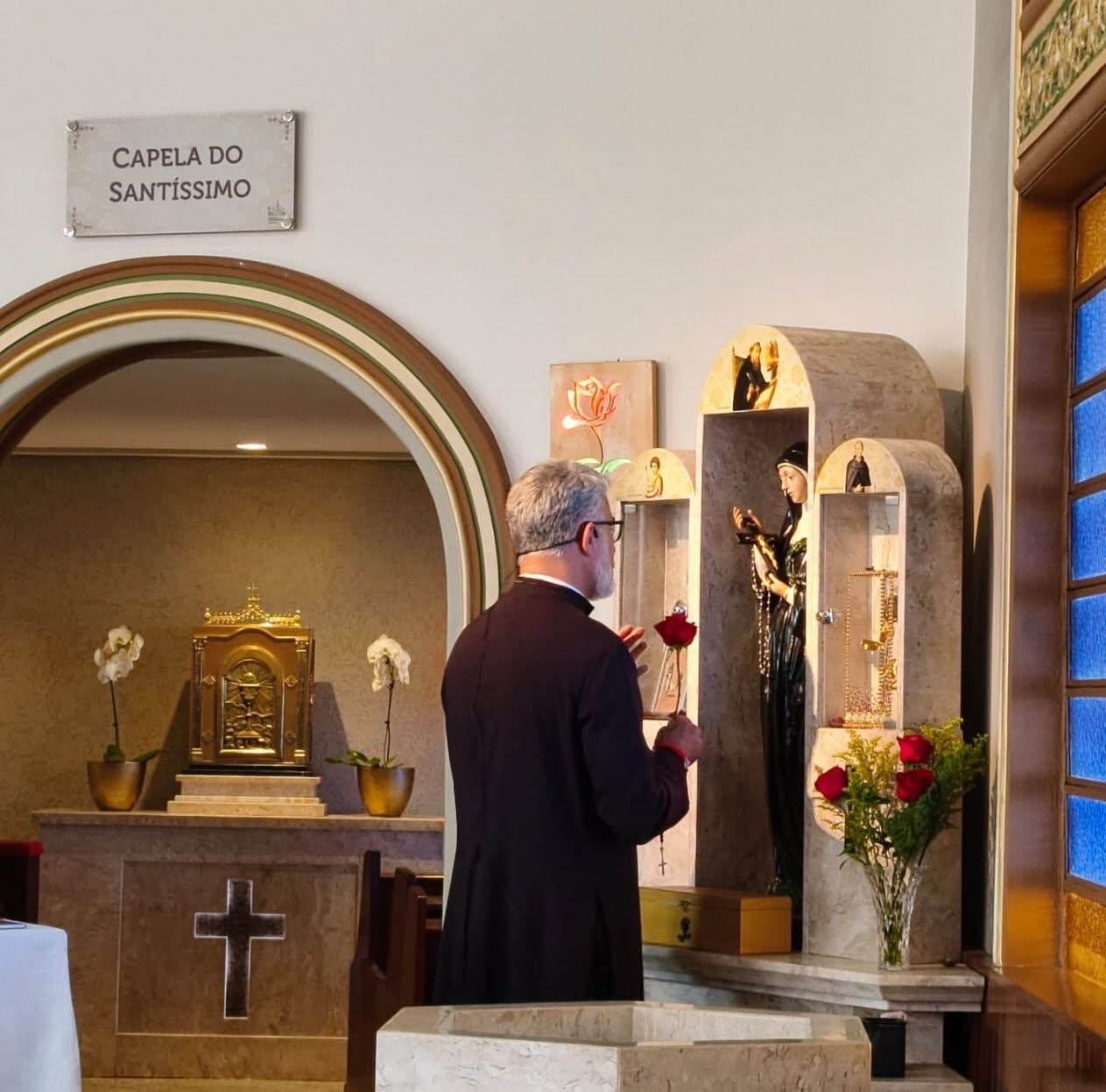Iniciamos nossa novena mensal em honra a Santa Rita de Cássia.
