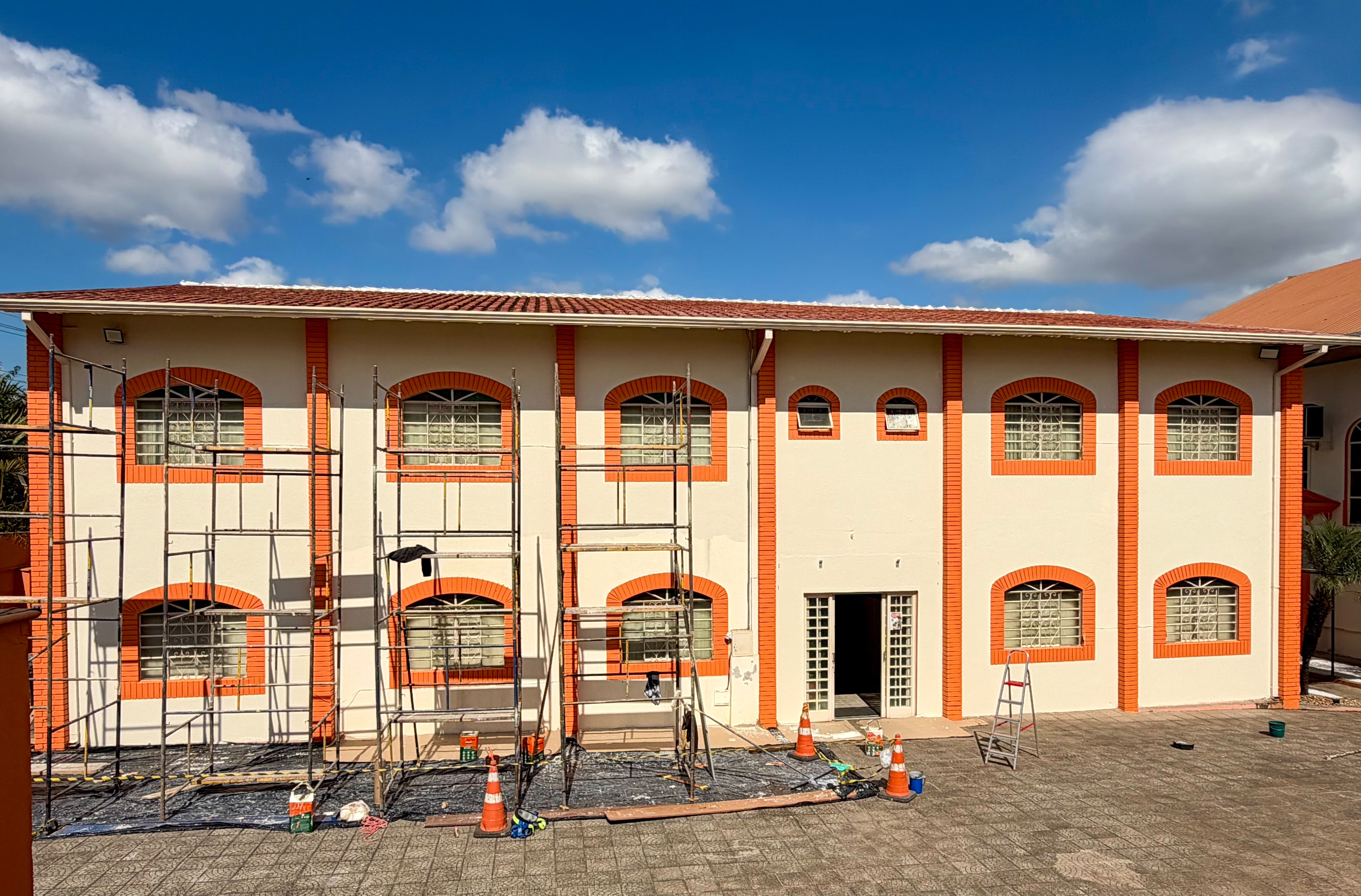 CAMPANHA DA TINTA: CENTRO CATEQUÉTICO GANHA NOVA PINTURA