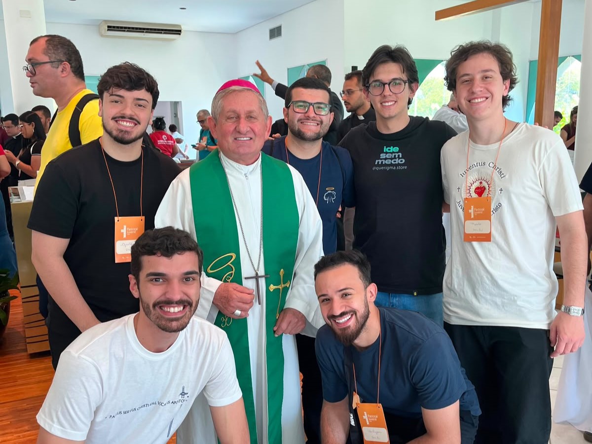 SETOR JUVENIL PARTICIPA DO ENCONTRO DE REVITALIZAÇÃO DA EVANGELIZAÇÃO DA JUVENTUDE EM APARECIDA