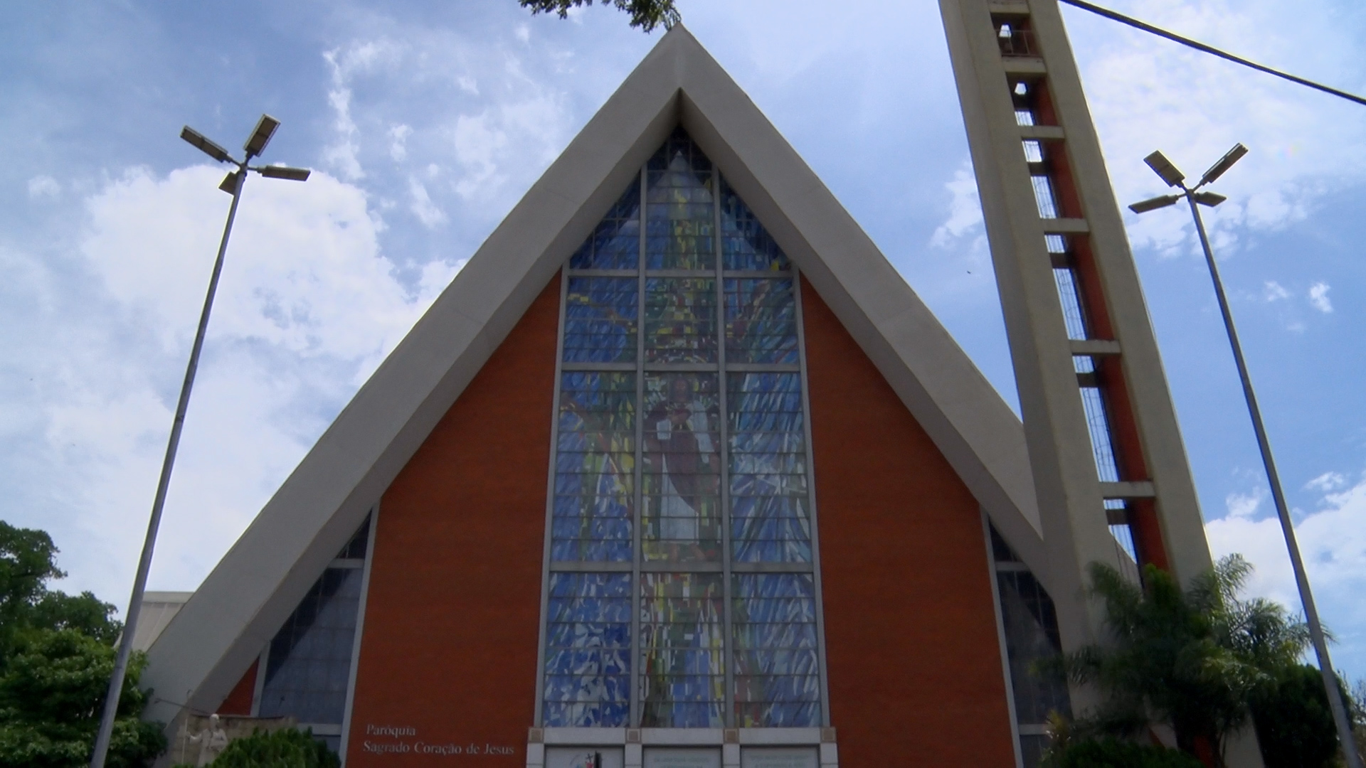 JORNADA MISSIONÁRIA DA JUVENTUDE CELEBRA O DNJ NA CATEDRAL DE LONDRINA